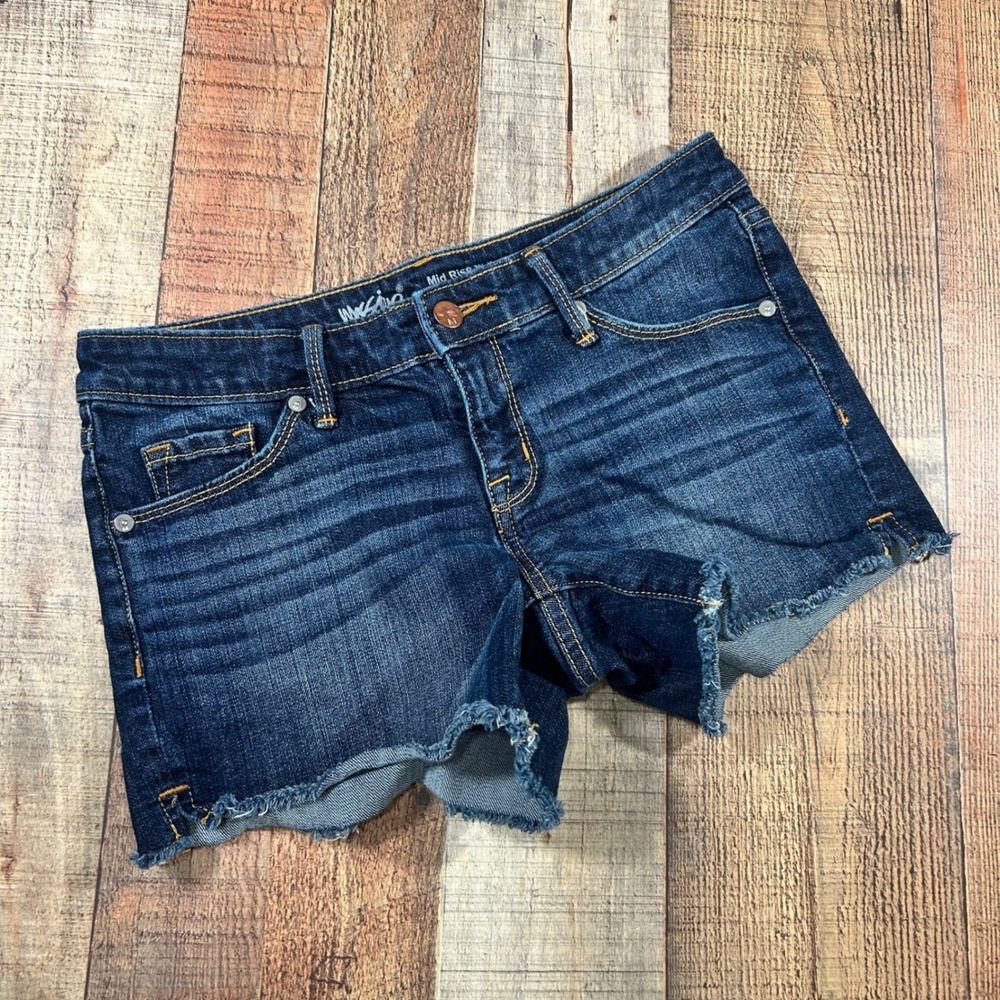 Mossimo Size 2 Dark Wash Denim Mid Rise Midi Shorts Raw Hem Cotton Stretch Y2K